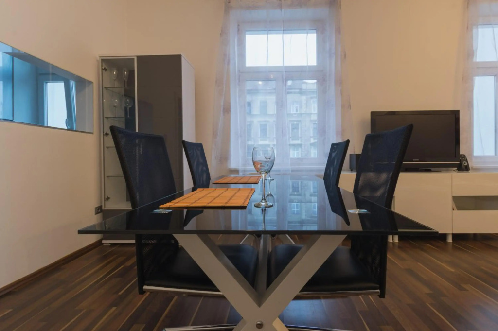 Spacious Apartment in Center with Terrace