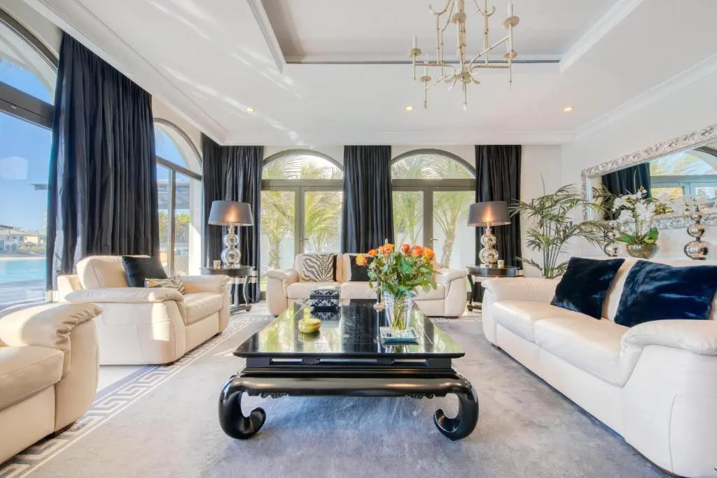 Maison Privee - Glamourous Beachfront Villa on The Palm w/ Pool