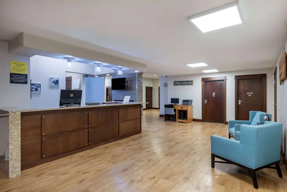 Super 8 Motel - Belgrade/ Bozeman Airport