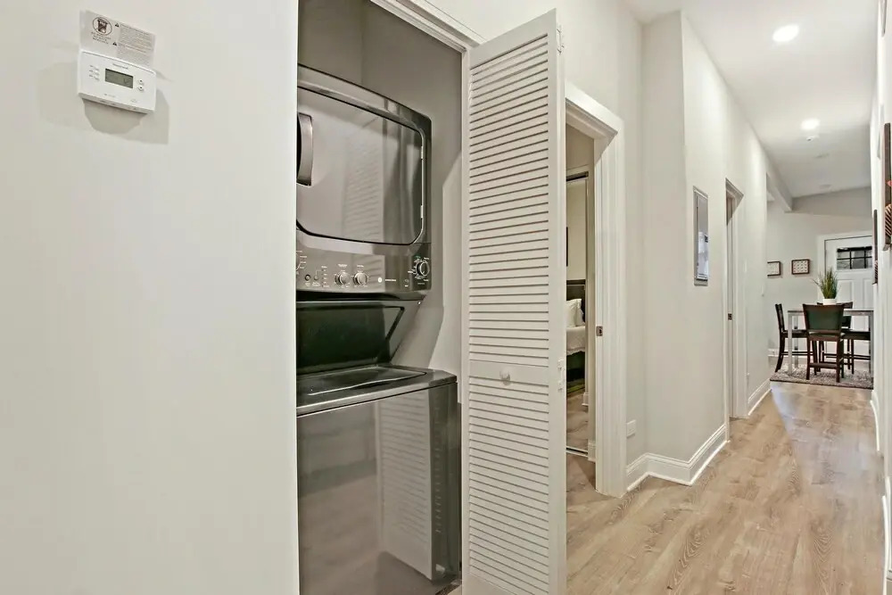 Prime 3BR Apt - Lawndale rep