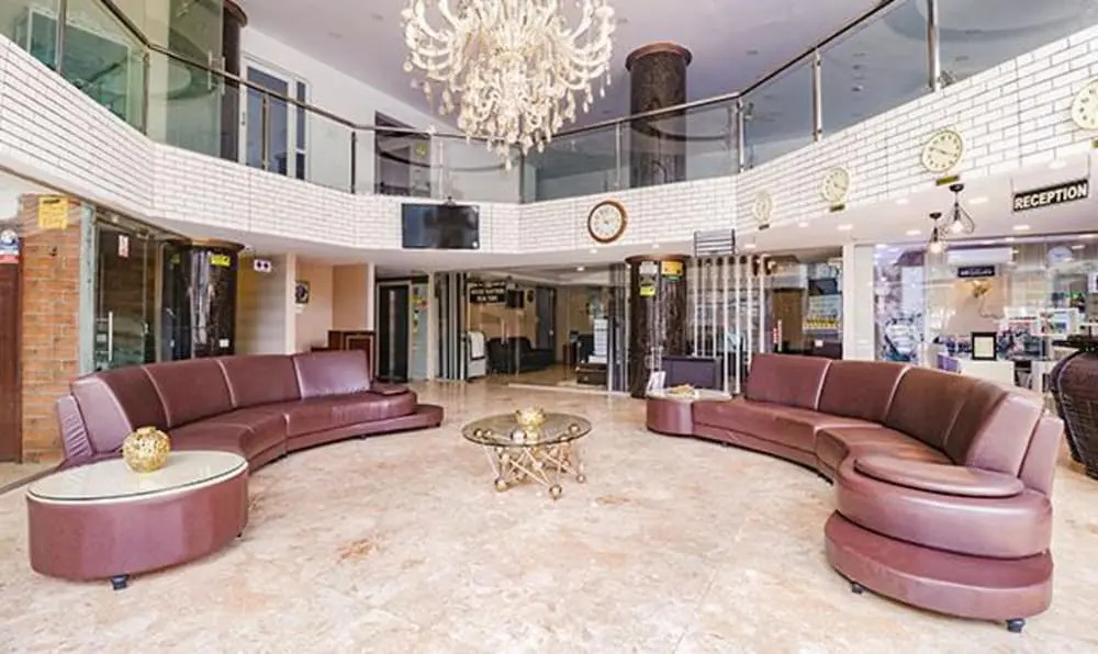 FabHotel Turning Point - Nr Ulsoor Lake