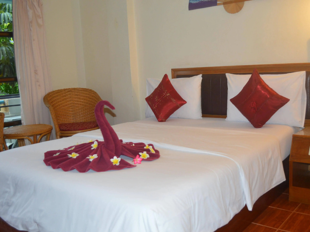 Bonny Hotel 4 Floors No Elevator 8AM-9PM