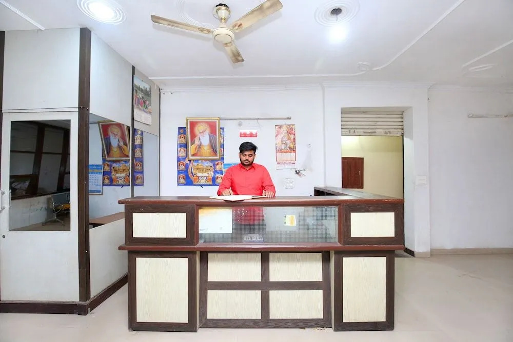 OYO 24423 Hotel Royal