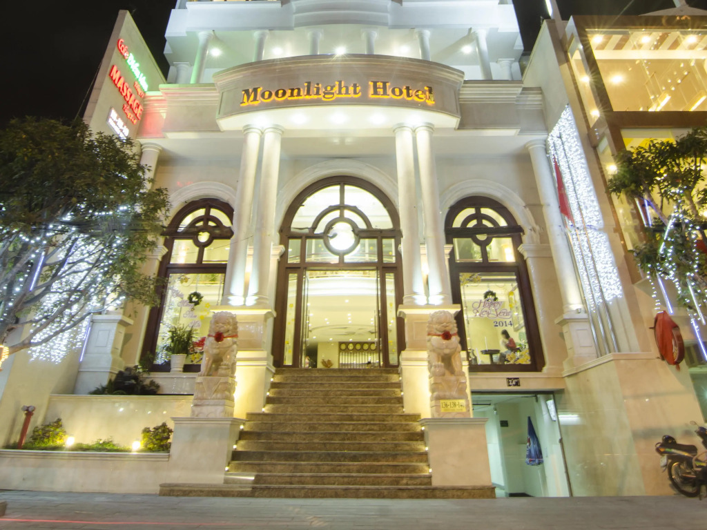 Moonlight Hotel Da Nang - Near Dragon Bridge