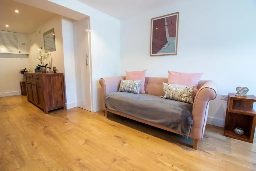 Stylish Studio in the Heart of the English Riviera