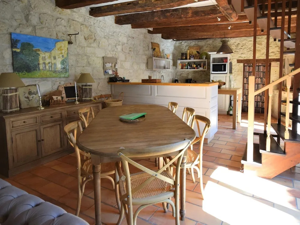 Castle 12th century with private pool close to Agen