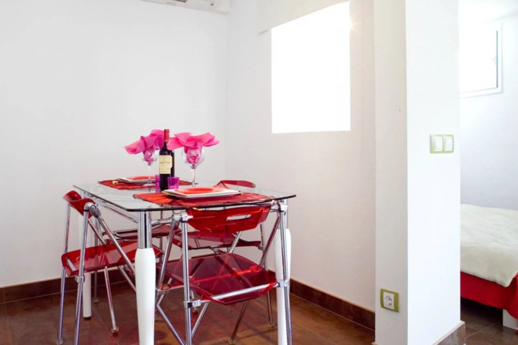 Watermelon - Penthouse Apartment