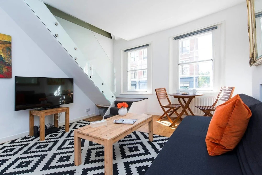 Wonderful 2BR Maisonette in Central London