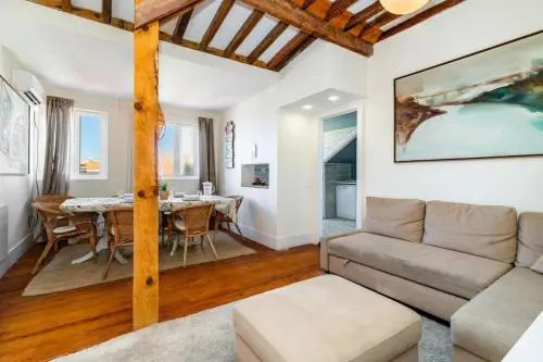 Large family flat in Campo de Ourique