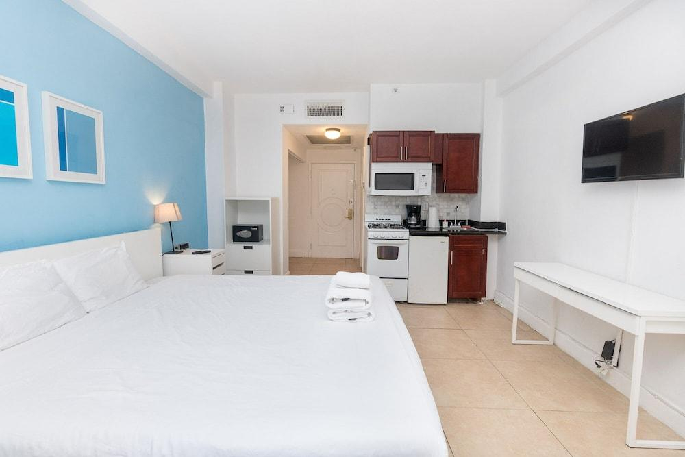 688 Partial Ocean View Hollywood Beach Resort