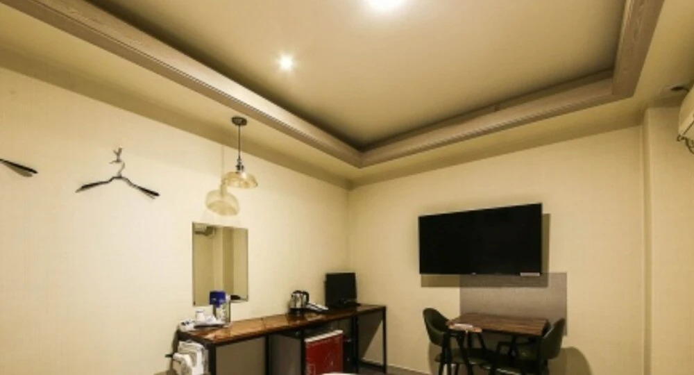 Juno Hotel