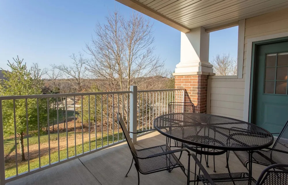 Great Gatsby 2 Bedrooms 2 Bathrooms Condo
