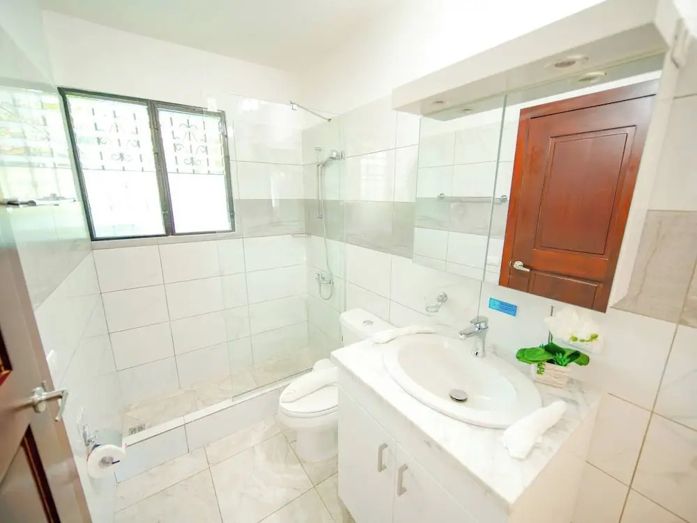 Cozy 7BR Villa BIG Pool Close to Beach