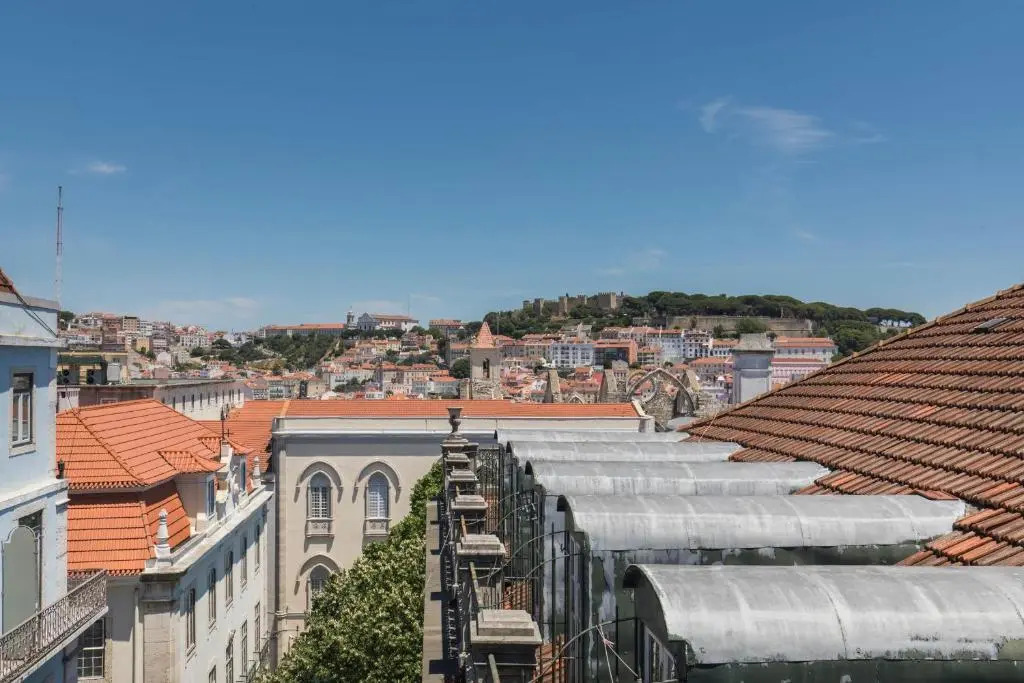 Charming Chiado 2Bedr W/Balcony And View
