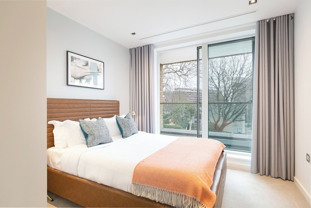 Urban Chic - Aird House