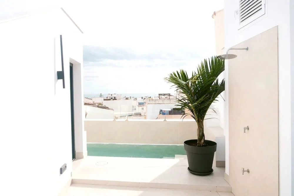Abril Plaza Private pool