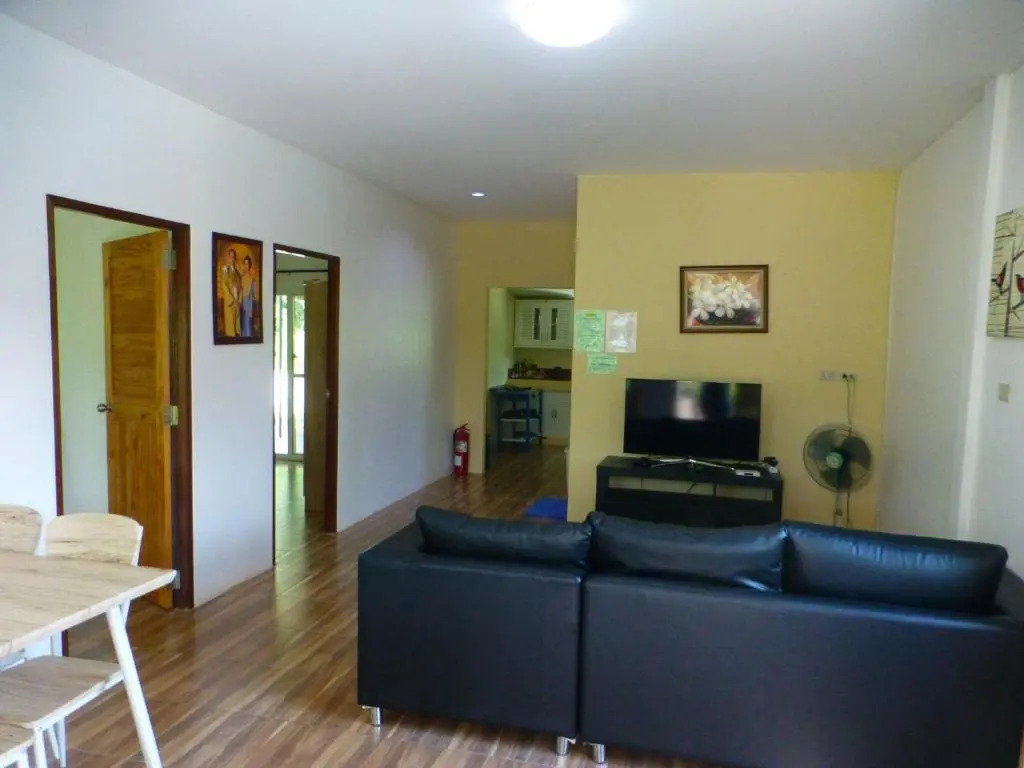 Private 2 Bedroom Villa With Swimming Pool Tropical Gardens Fast Wifi Smart Tv