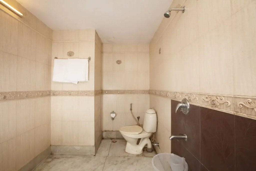 Anand Hotel With banquet hall Karol Bagh