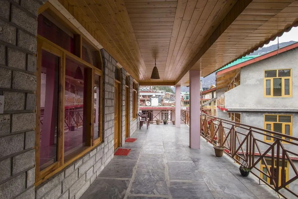 Giriraj Guest House