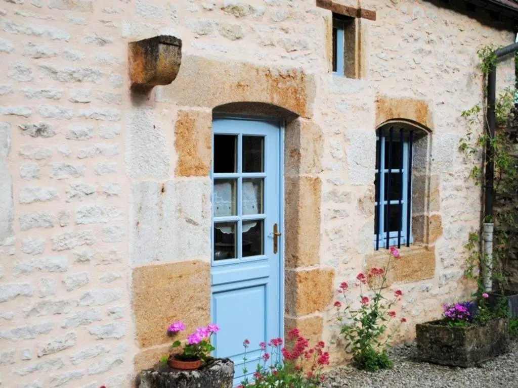Maison charmante à Langres avec Wi-Fi et parking - FR-1-611-43