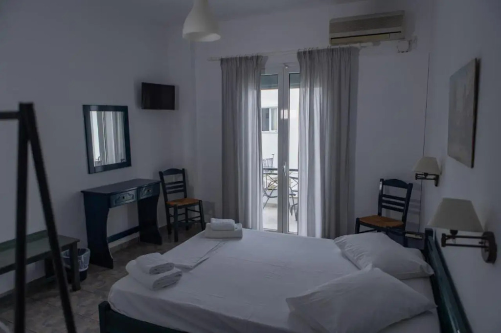Soula Rooms Tinos