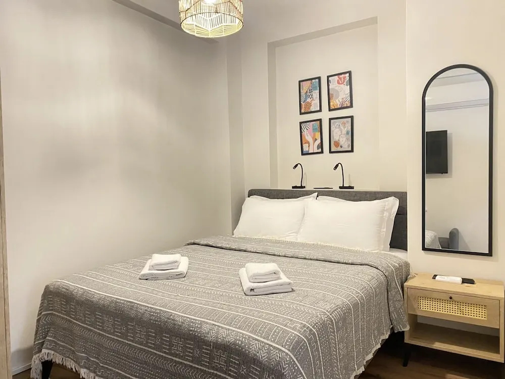 Cozy Flat W French Balcony 5 Min To Istiklal Ave