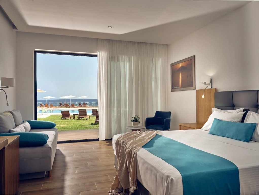 Cavo Orient Beach Hotel & Suites