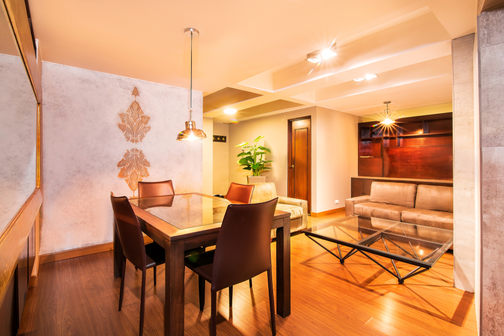 Lloyds Apartasuites Parque 93