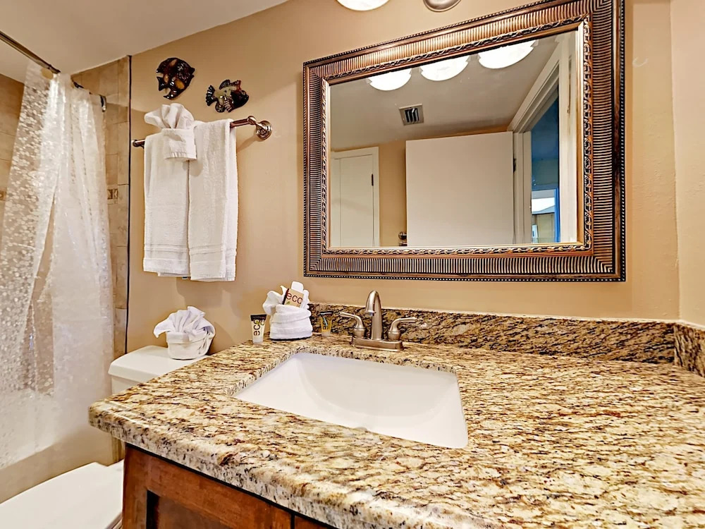 4400 Gulf Blvd Condo Unit 207
