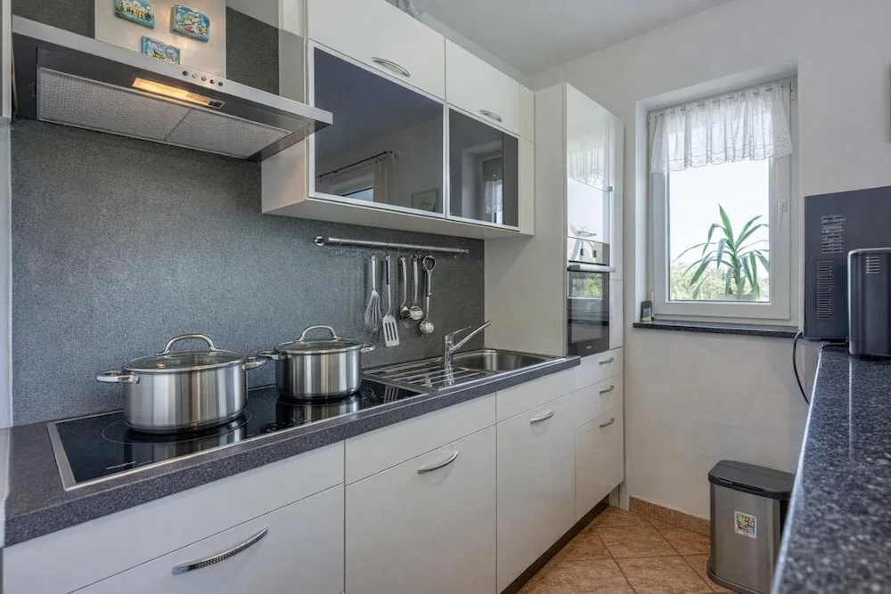 Sea Breeze Residence Mariella