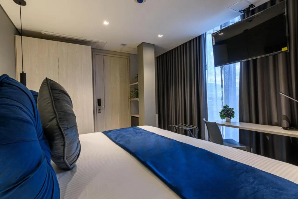 4 Sur Hotel
