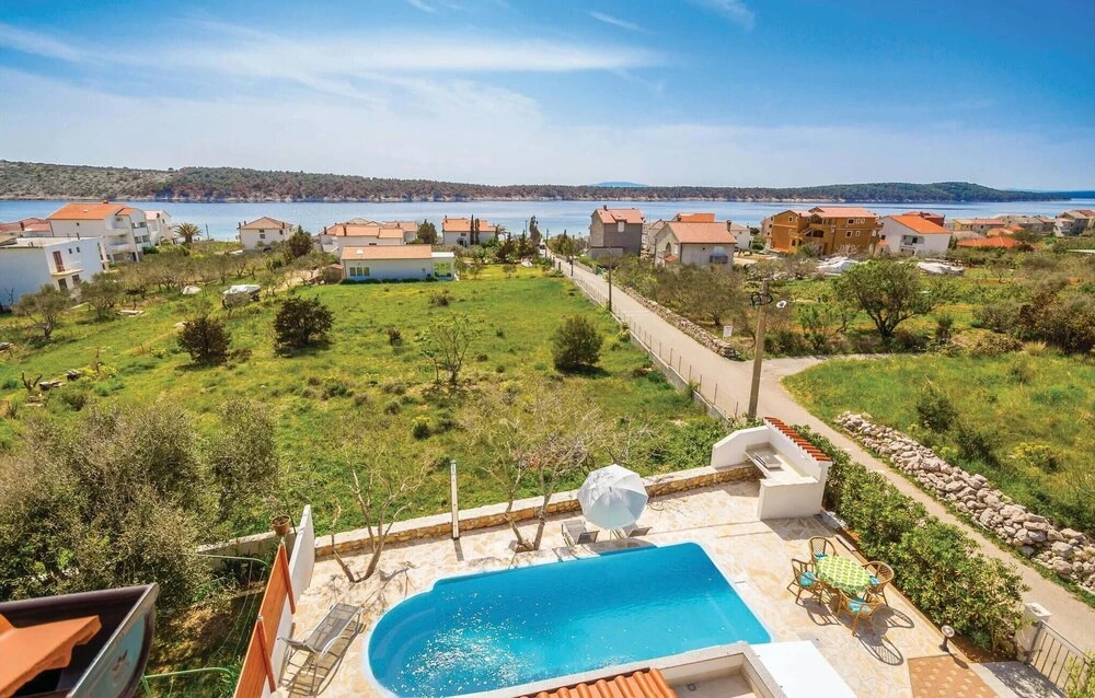 Awesome Home In Barbat