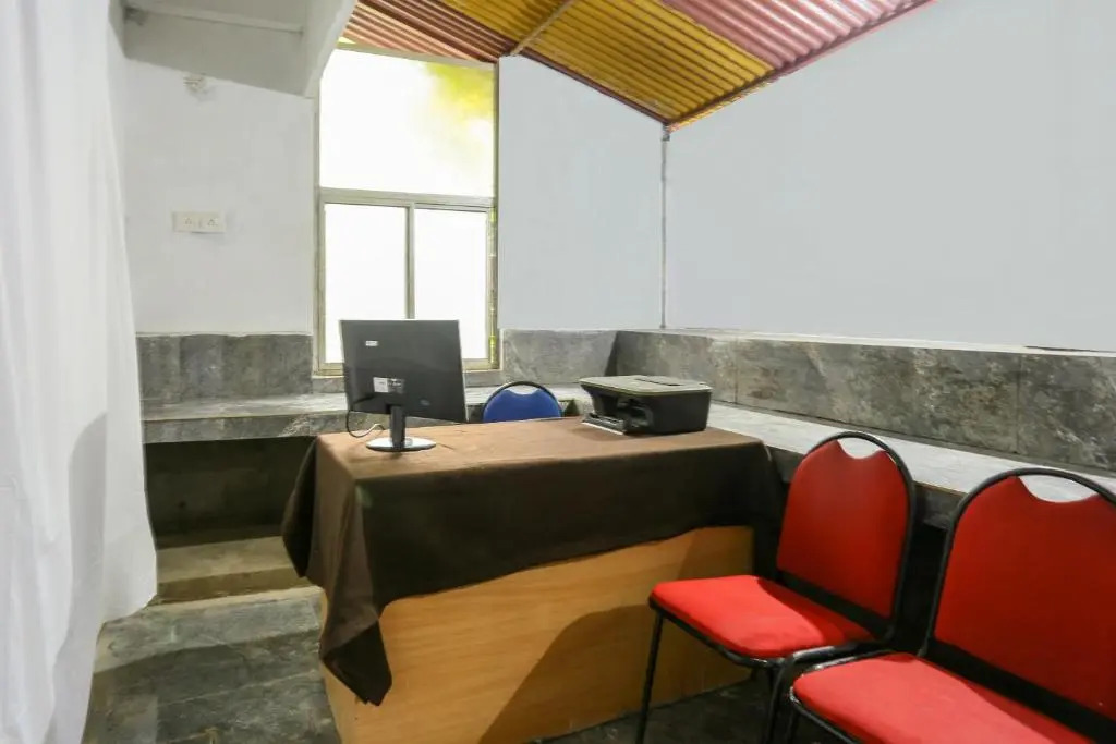 SPOT ON Thozhupaadan Residency