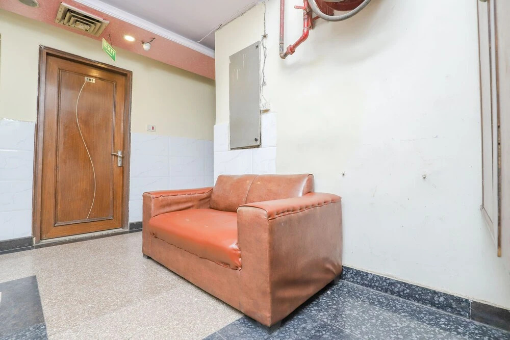 OYO 9448 Hotel Karan Palace