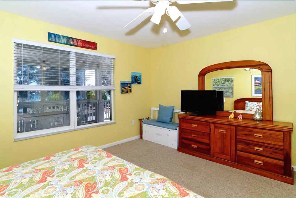 Hibiscus House 4 Bedrooms 3 Bathrooms Home