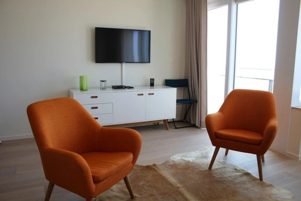 Apartment on Zeedijk with Stunning Sea View