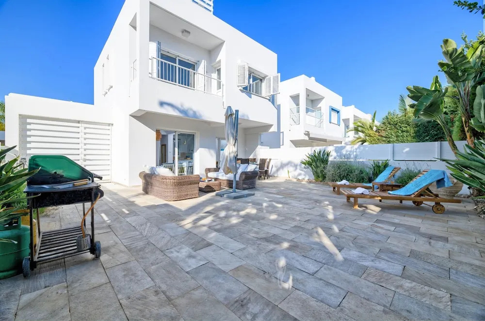 Selenite Villa