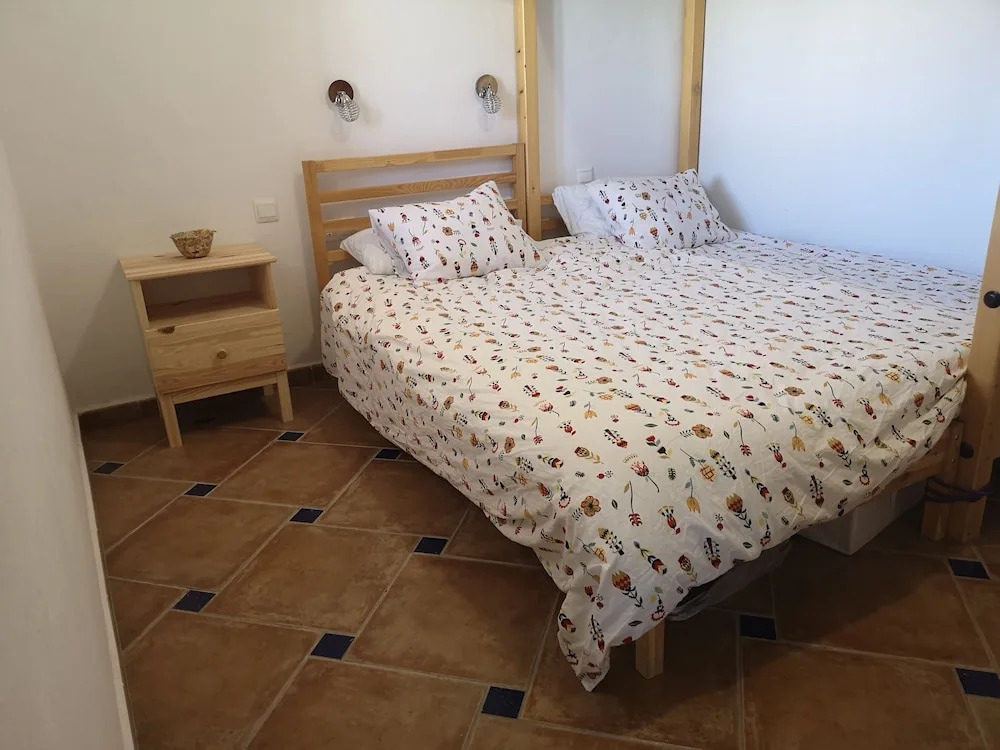 Beautiful 13 bed Villa, Private Pool, Large Garden
