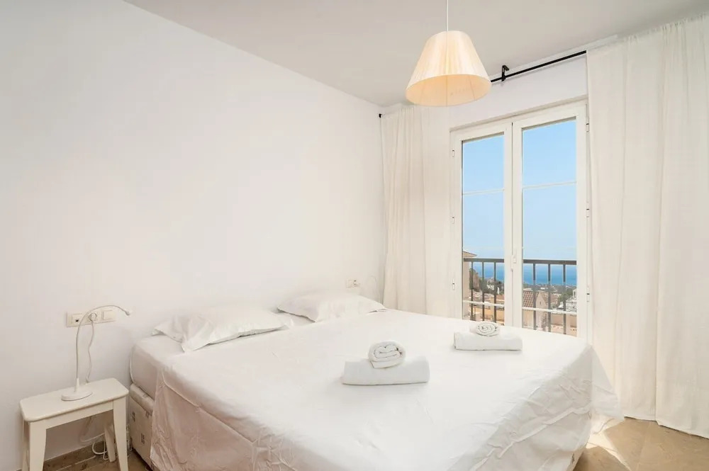 Beautiful Apartment in Benalmadena Pueblo with View Ref 133