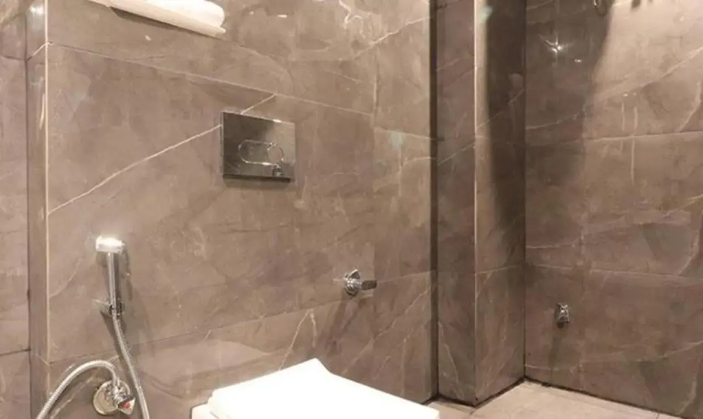 FabHotel Prime AV Royale