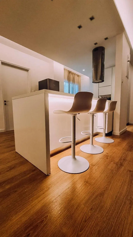 Newly Renovated Super-Chic Apartment