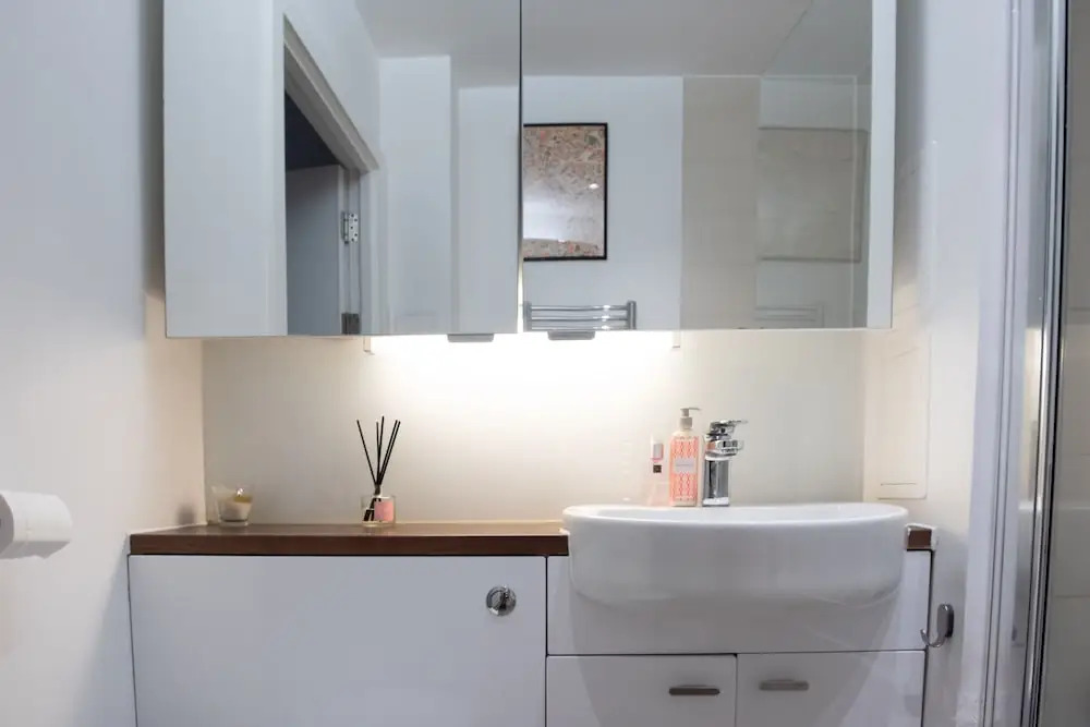 Cozy Modern Apartment In East London