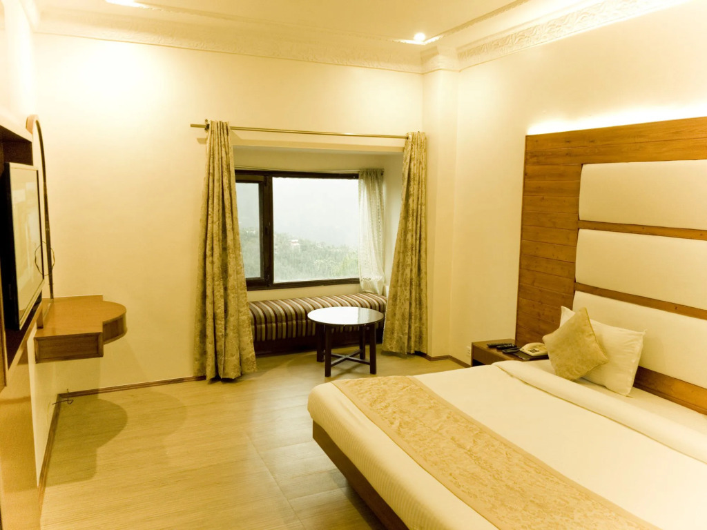 Royal Jardin Whistling Pines Resort