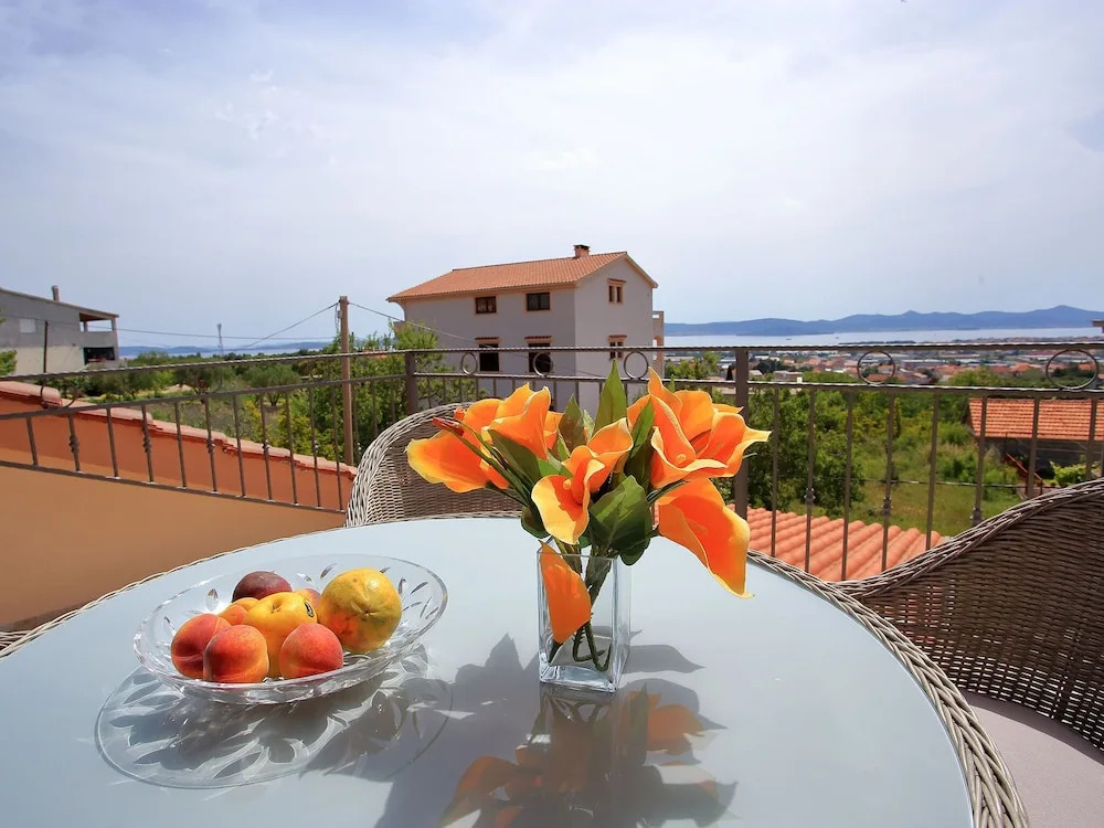 Newly Built Holiday Home in a Quiet Area, 2 Spacious sea View Terraces, Parking