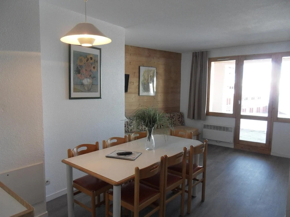 Belle Plagne Apartment With 2/3 Rooms for 6 People of 35 m2 Lc212