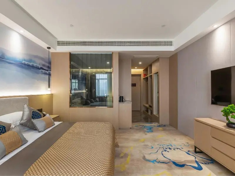RuiLi Blossom Hotel