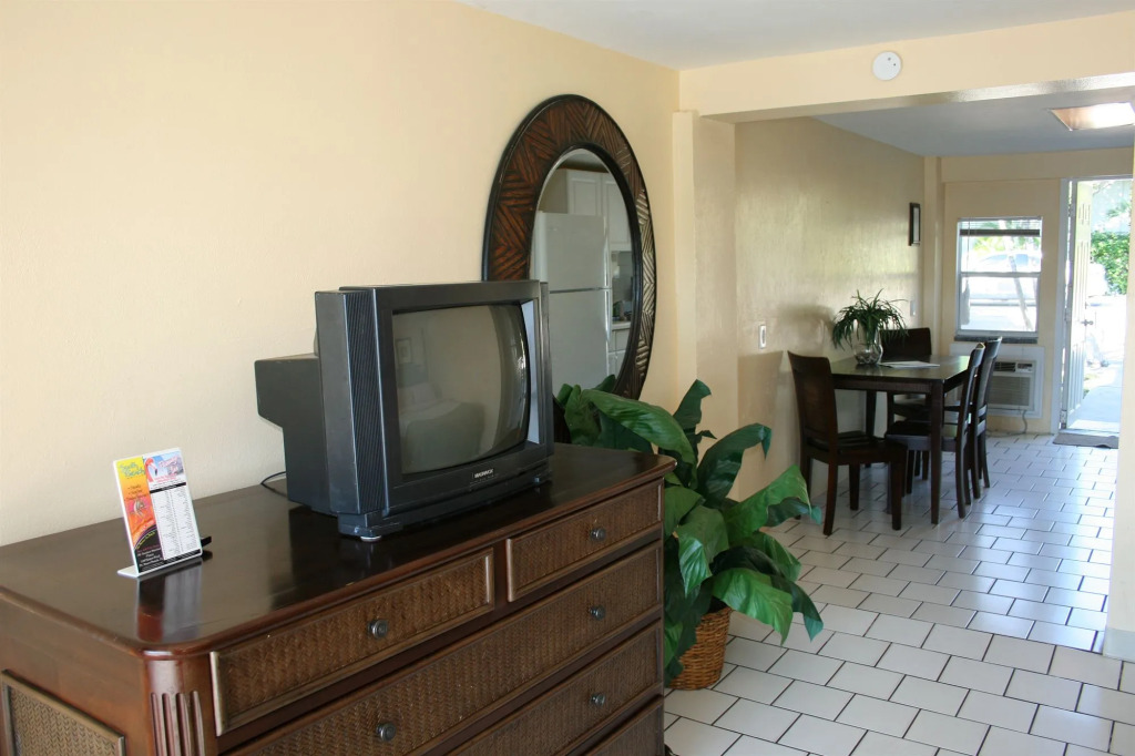 Hidden Harbor Suites