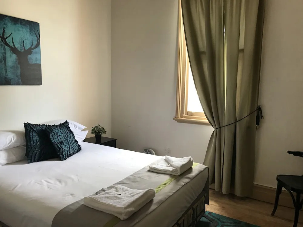 Caledonia Hotel