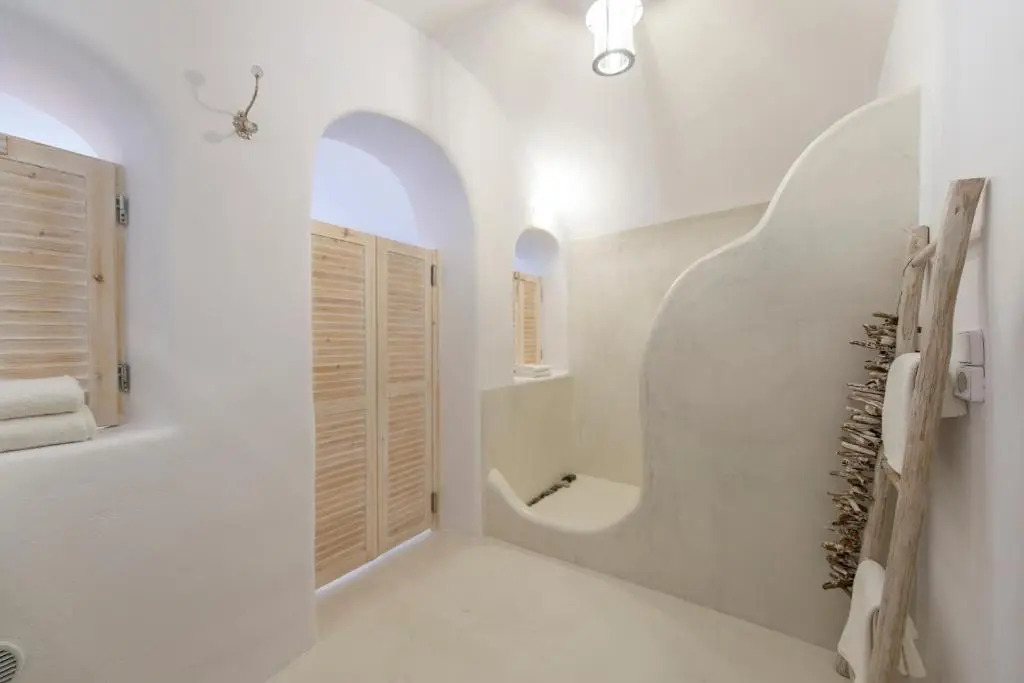 1906 Cave Villa