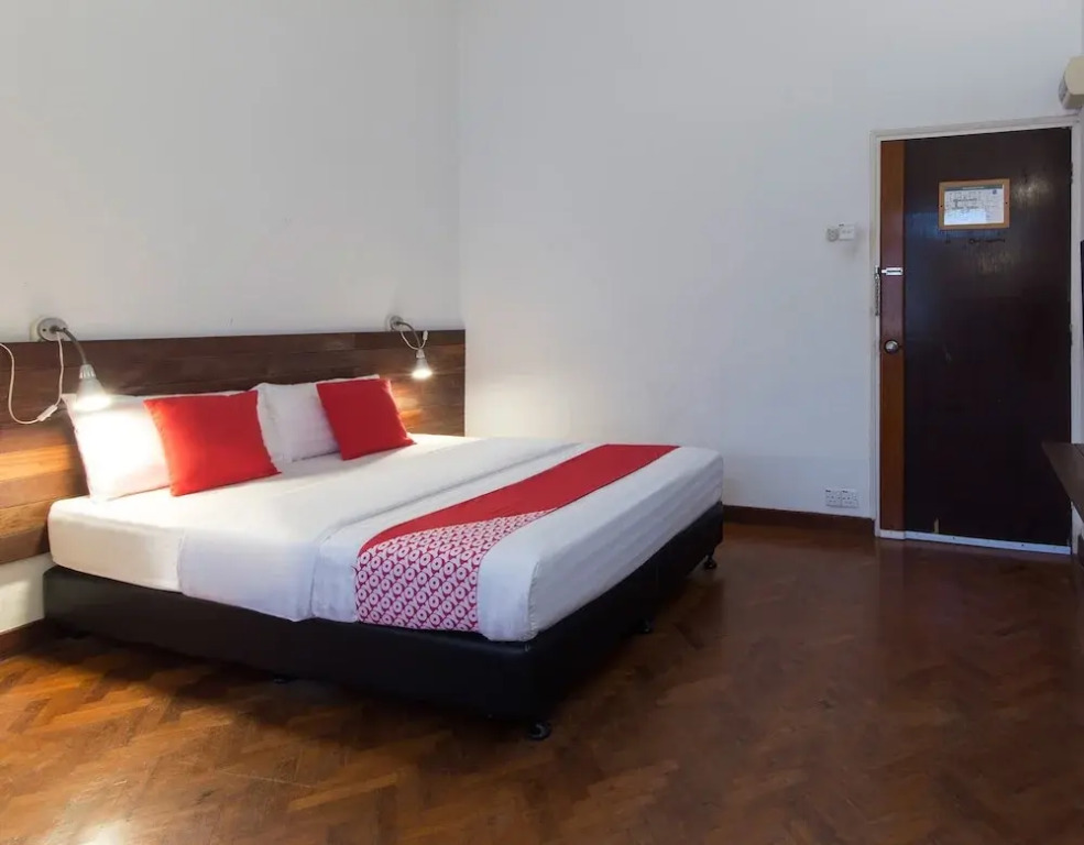 OYO 161 Lodge Paradize Hotel